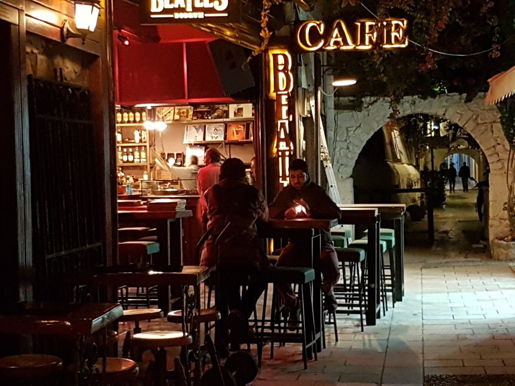 Cafe Beatles-博德鲁姆必去景点
