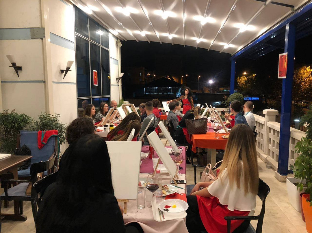 Telajo & Vere or Paint & Wine Albania-地拉那必去景点