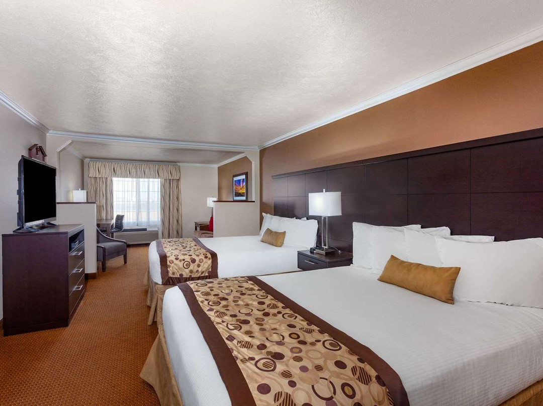 Ramada by Wyndham Moses Lake主图