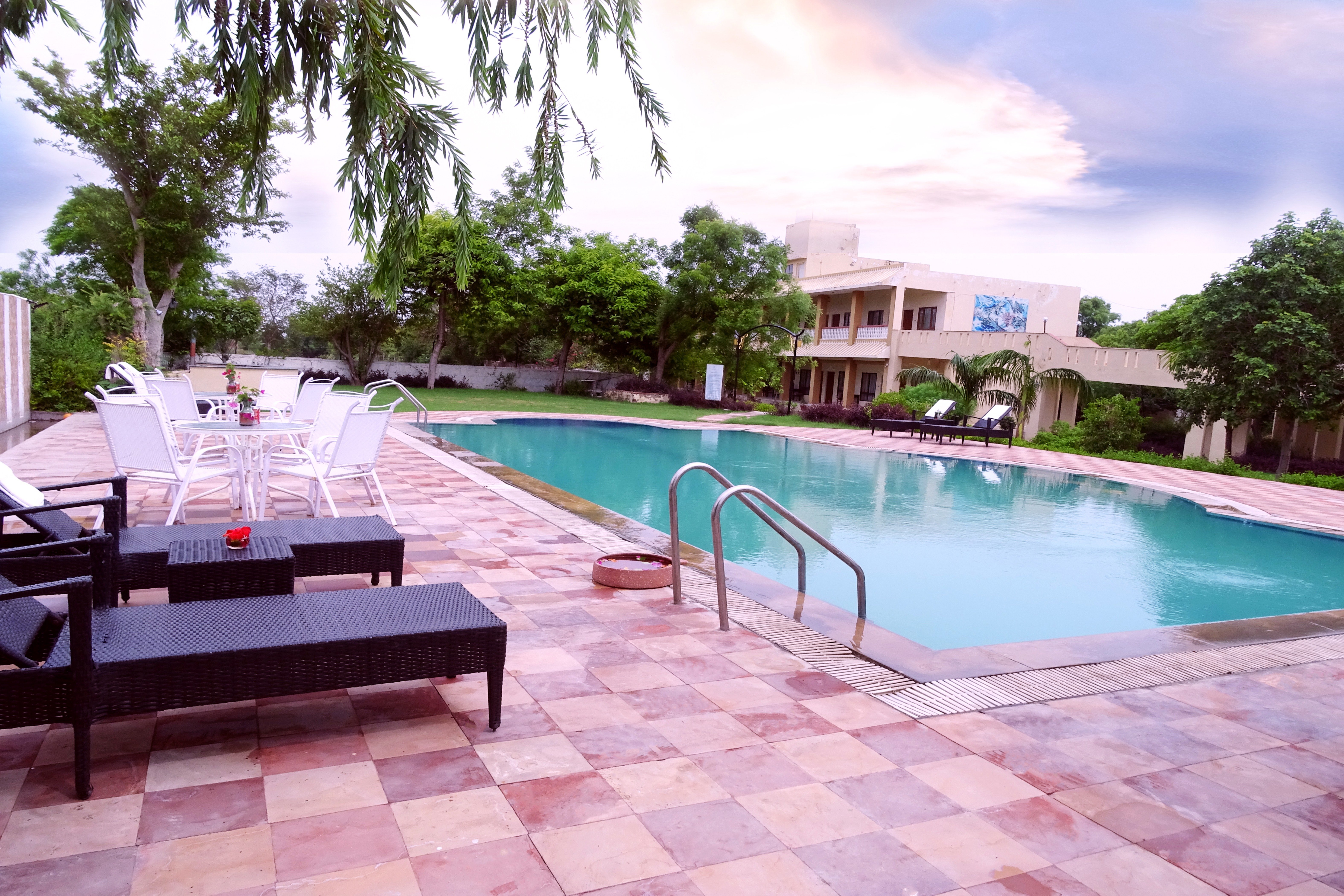 Kadamb Kunj Resort Bharatpur-官方