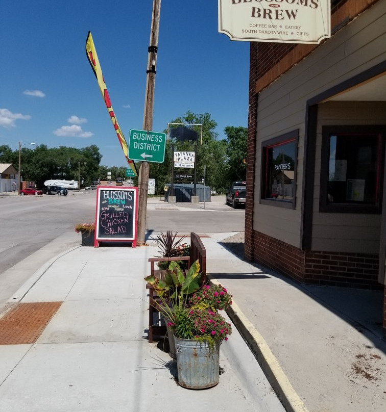 Bowman餐馆和美食-Blossoms and Brew