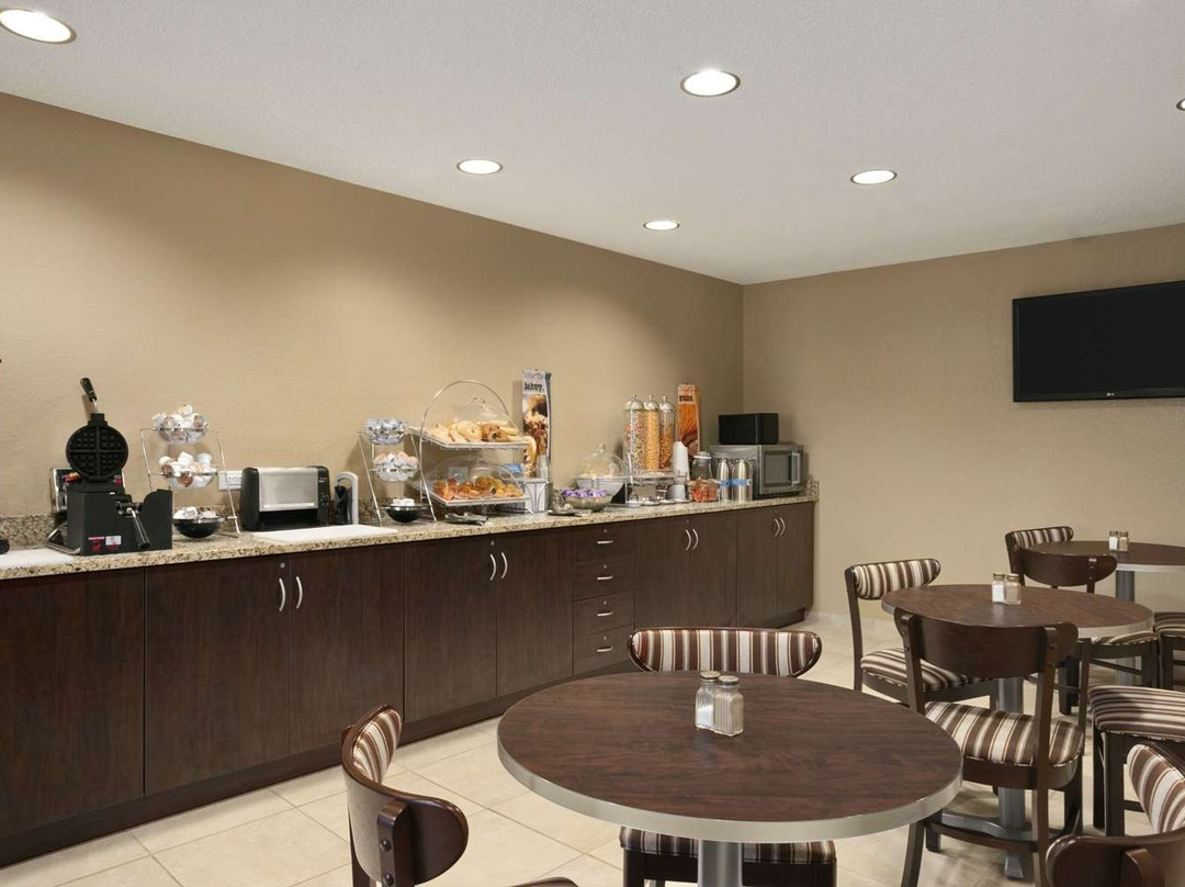 Microtel Inn & Suites By Wyndham Mineral Wells/Parkersburg主图