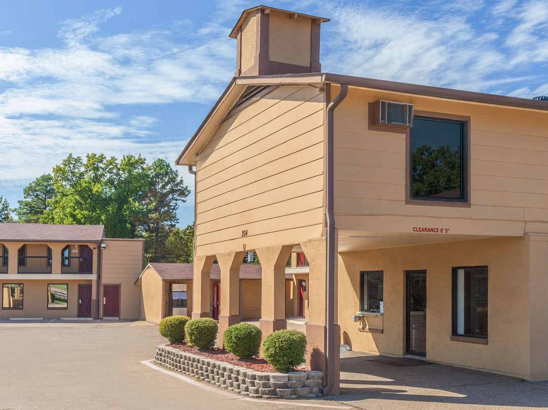 Super 8 by Wyndham Mt. Pleasant TX主图