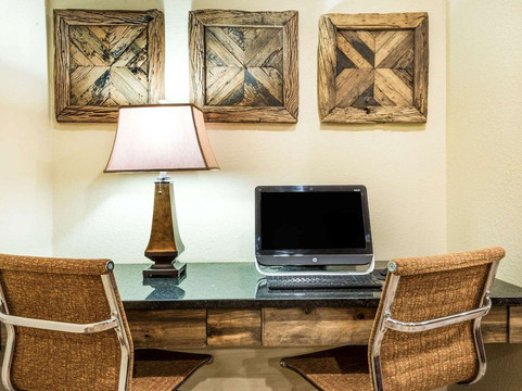 克洛维斯温德姆速8酒店主图