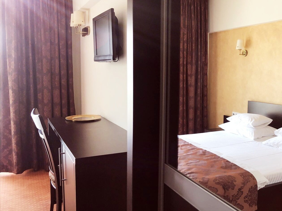 Queens Hotel Zalau主图
