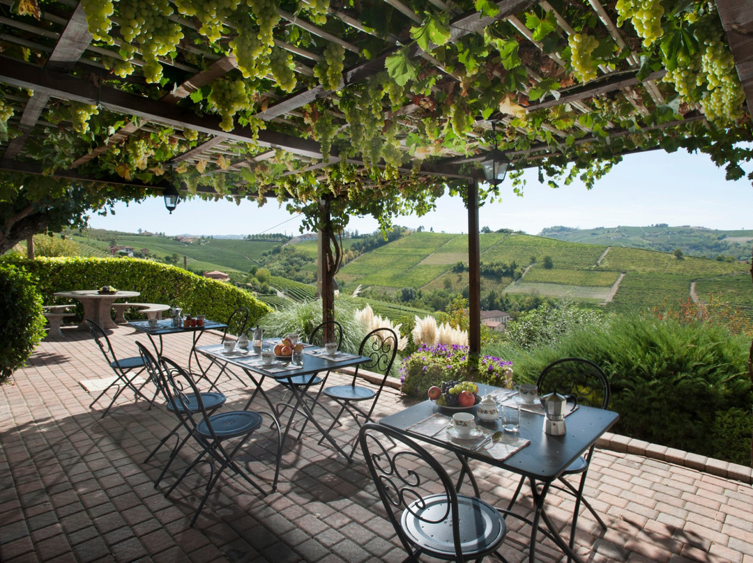 Treiso酒店住宿-Ada Nada Agriturismo