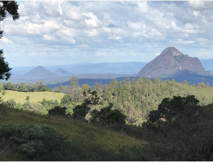 Vivy's Travels-Glass House Mountains必去景点