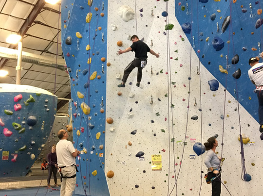Earth Treks Climbing Centers Golden-戈尔登必去景点