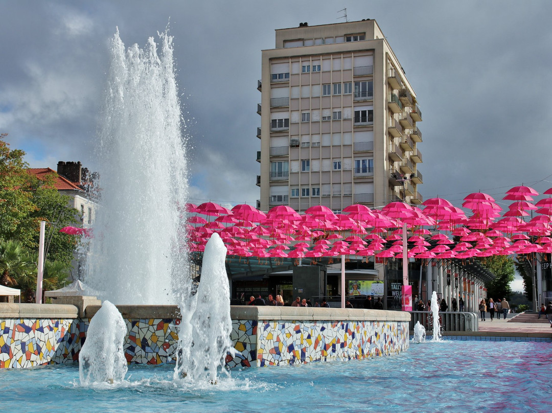 Place Clemenceau-坡市必去景点