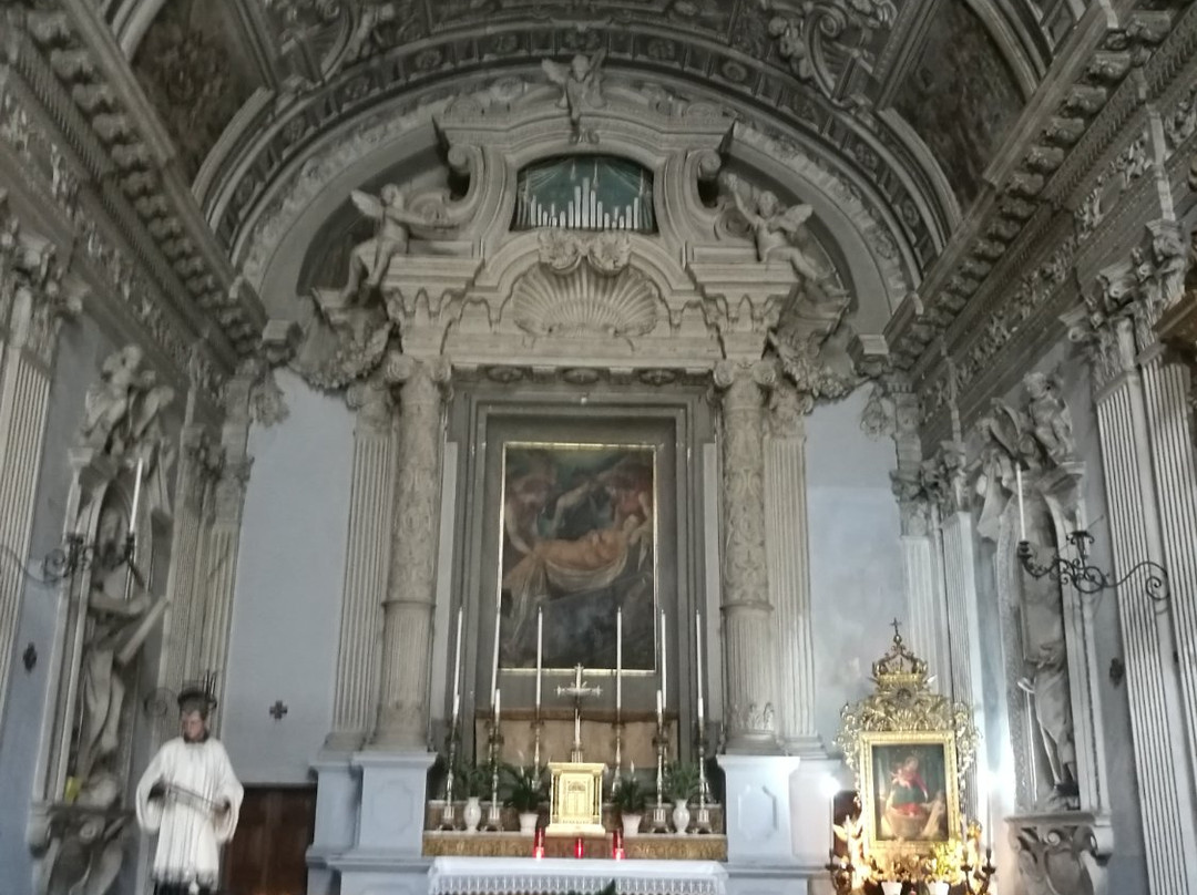 Chiesa di Santa caterina-Urbania必去景点