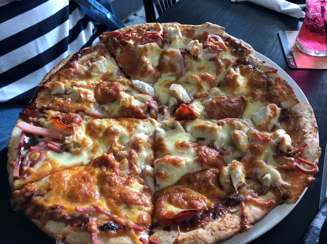 Caledonia Hotel主图