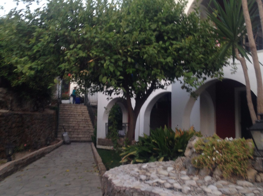 Omirikon Hotel & Apartments
