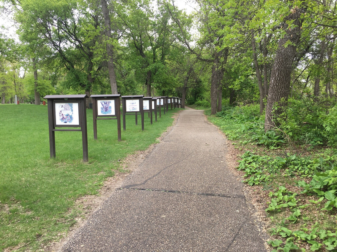 Oak Park-Minot必去景点