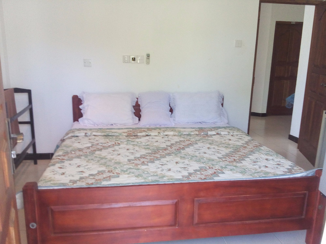 Hotel Whitehouse主图