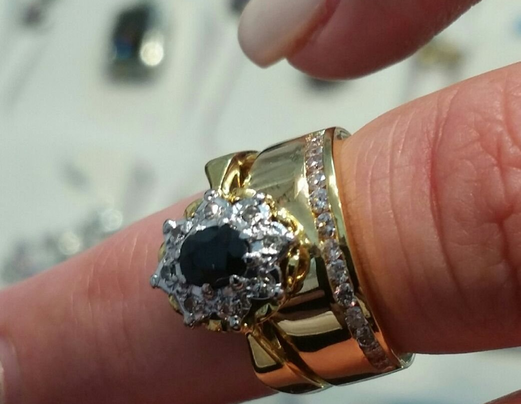 Tony's the Designer Jewellers-坎多林必去景点