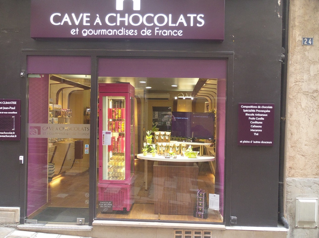 Cave a Chocolats-耶尔必去景点