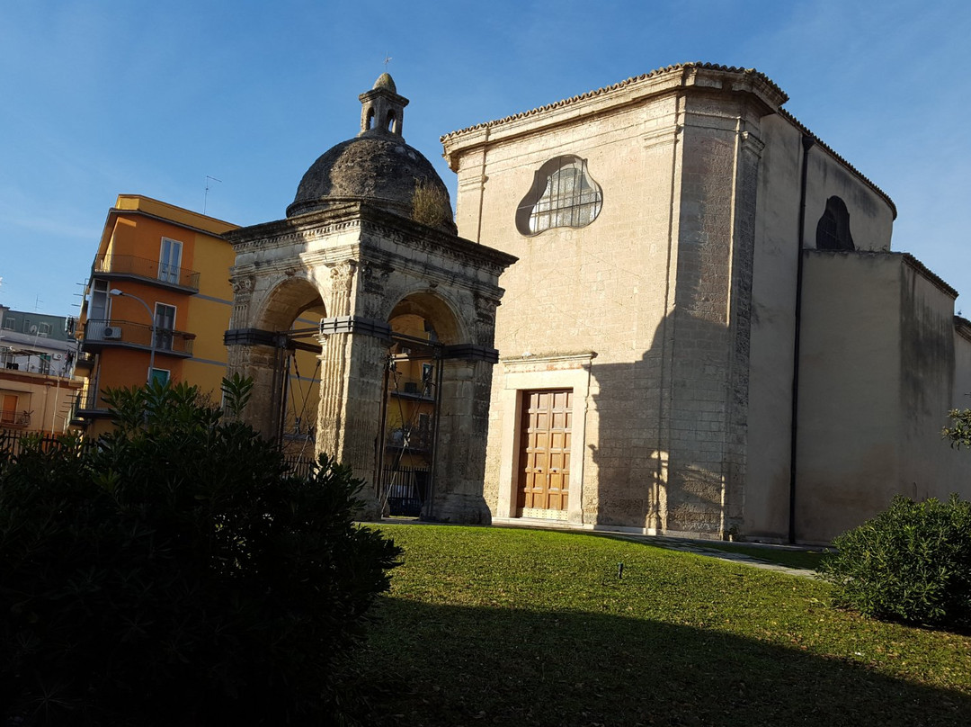Chiesa delle Croci-福贾必去景点