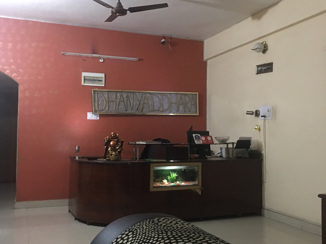 OYO Rooms Near RBI Exhibition Road主图