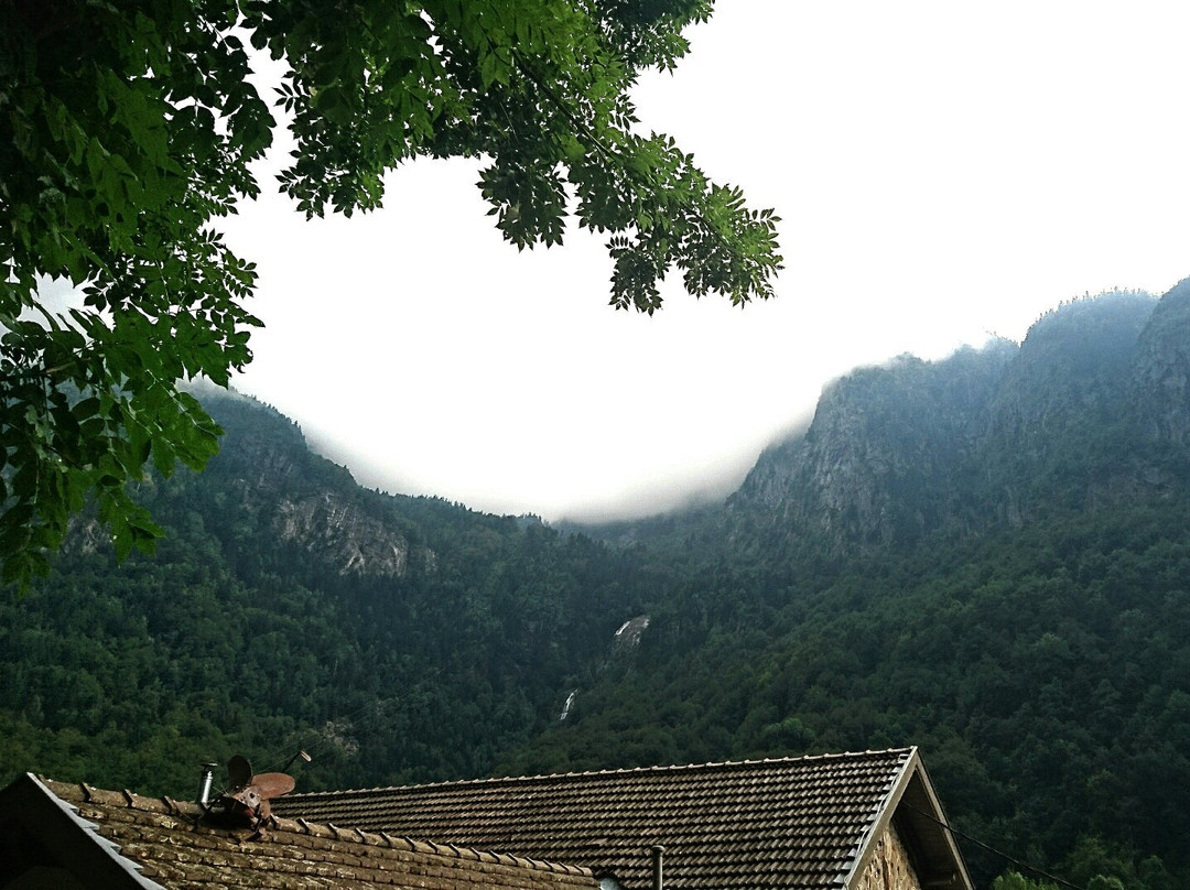 Le Sentier d'Azaret-奥尔吕必去景点