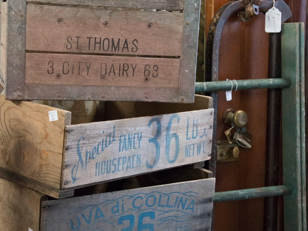 Waterford Antique Market景点图片