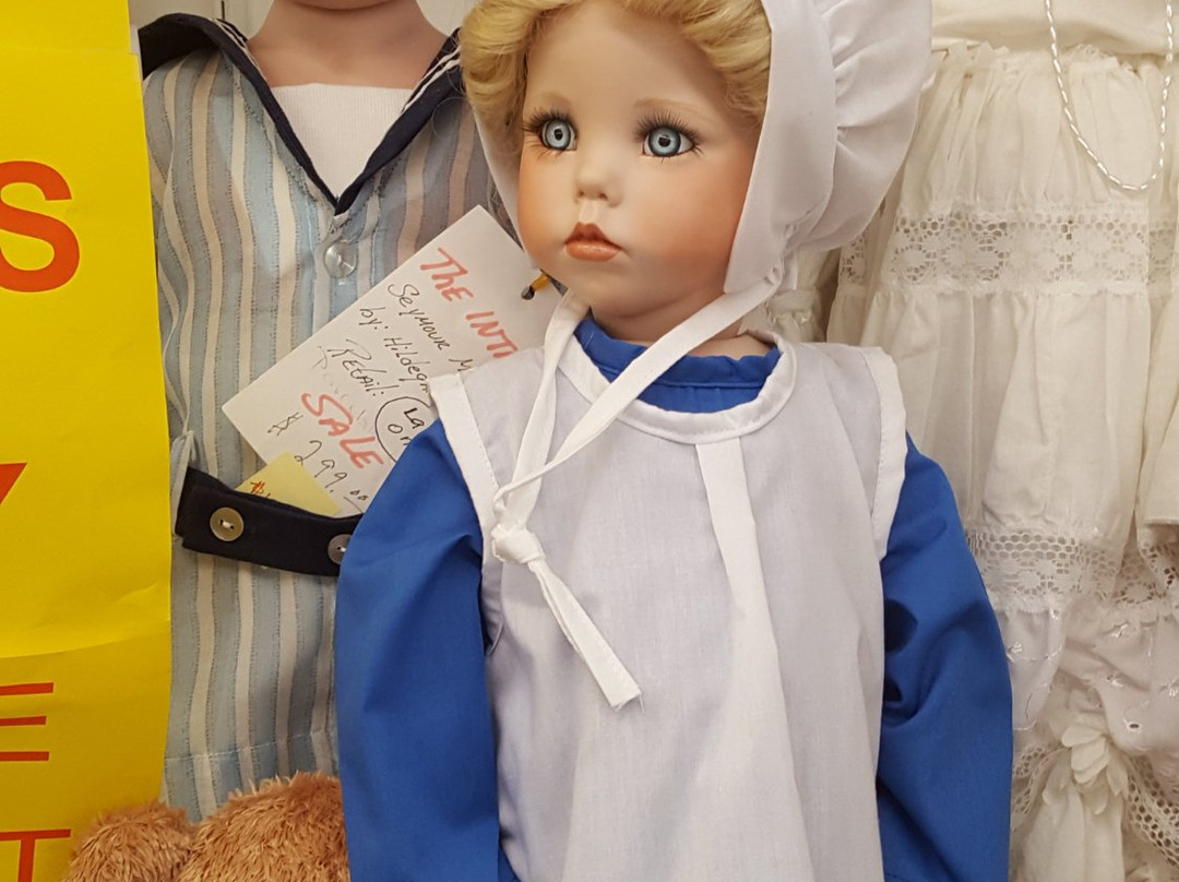 Aimee and Daria's Doll Outlet-Ronks必去景点