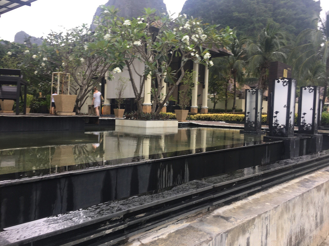 Jamrock Bar Railay-莱利海滩必去景点