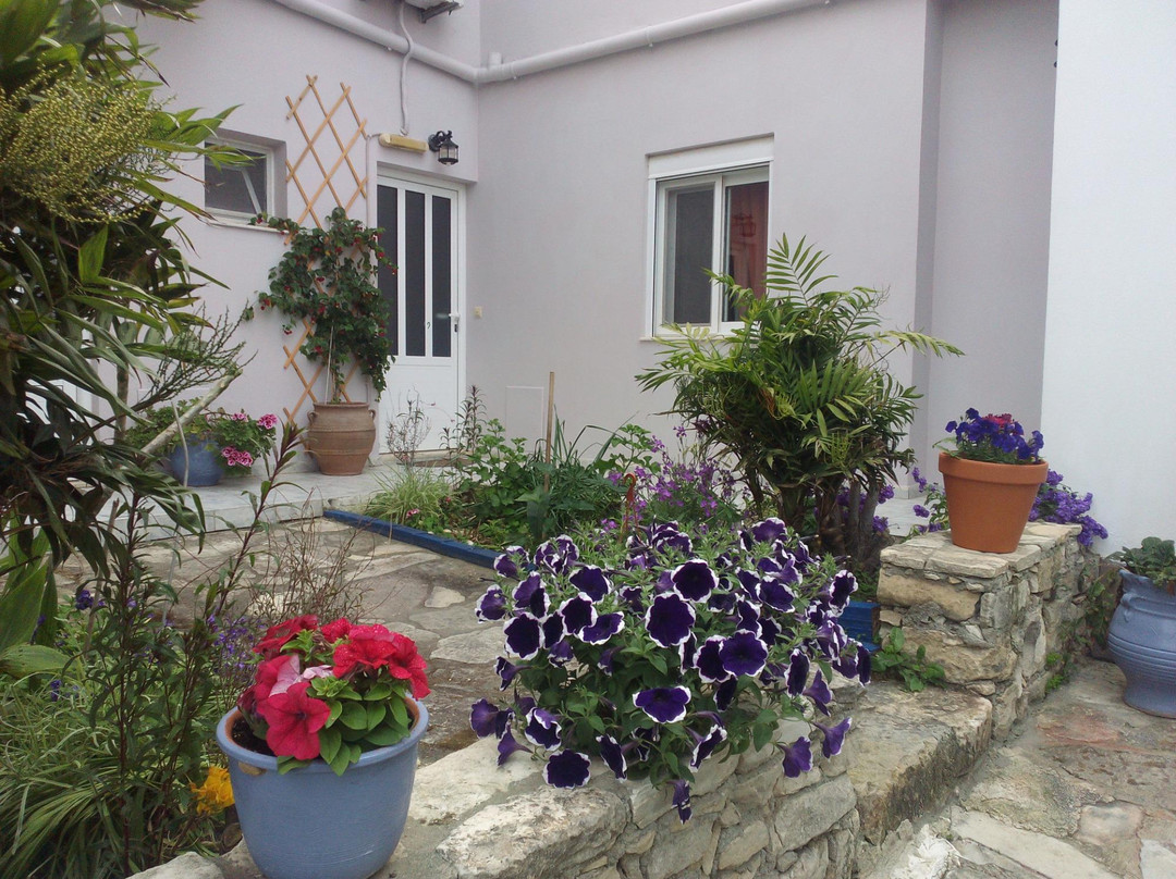 Korfes Apartments主图