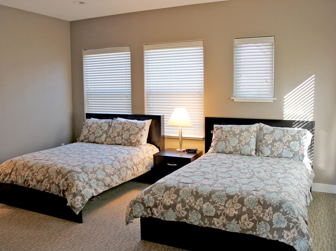 Katlian Street Suites