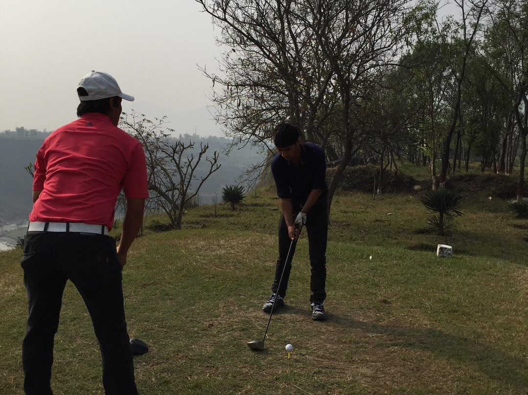 Himalayan Golf Course-博卡拉必去景点
