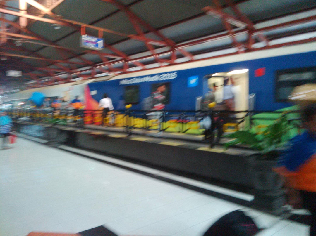 Turi Station Market-泗水必去景点