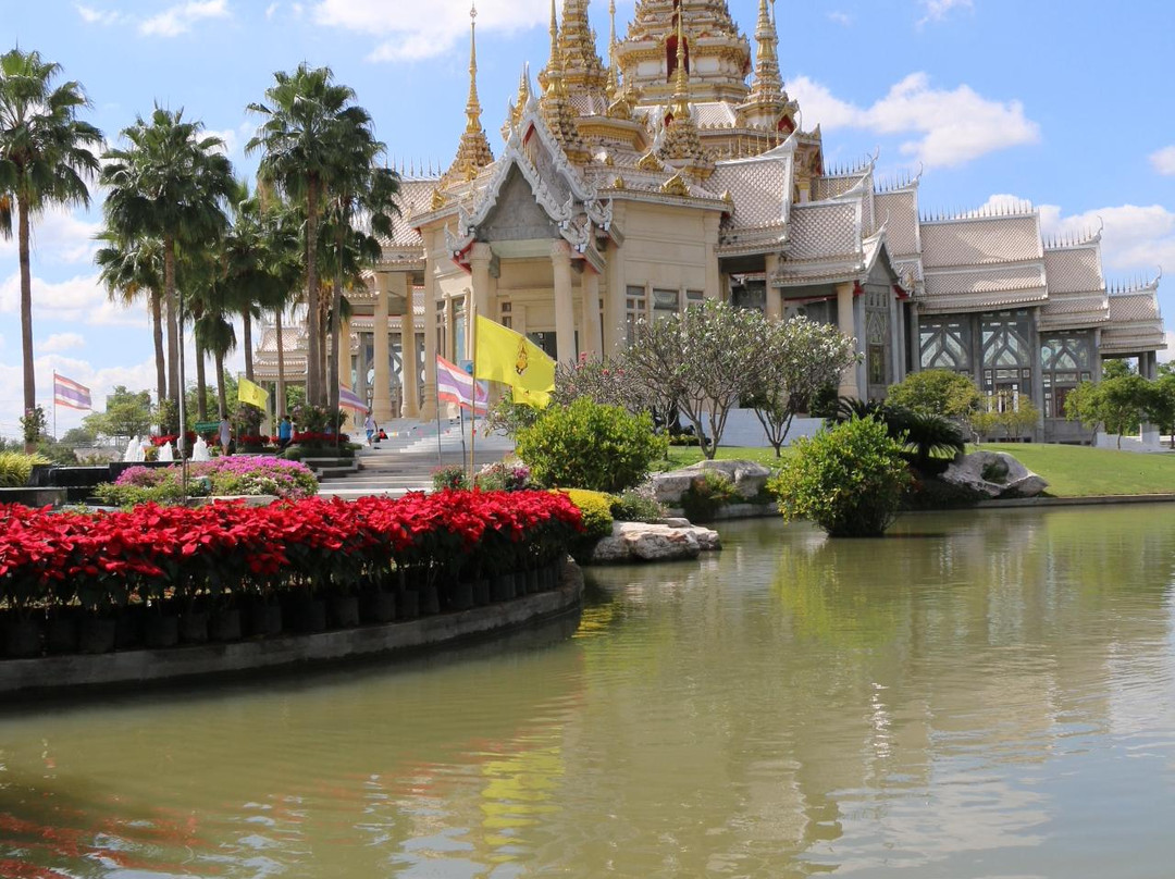 Lan Boon Mahawihan Somdet Phra Buddhacharn景点图片
