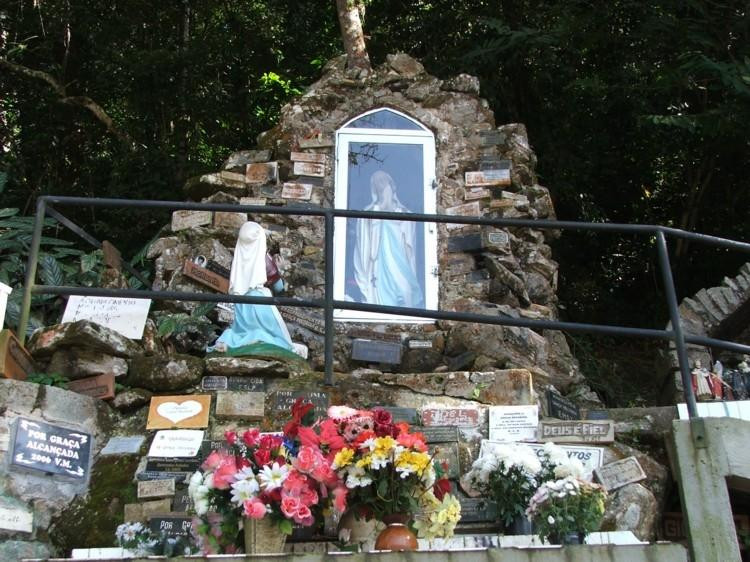 Largo Nossa Senhora de Lourdes-瓜拉图巴必去景点