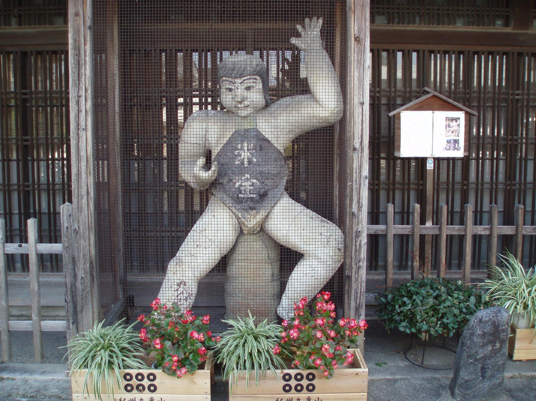 Komekin no Kintoki Statue