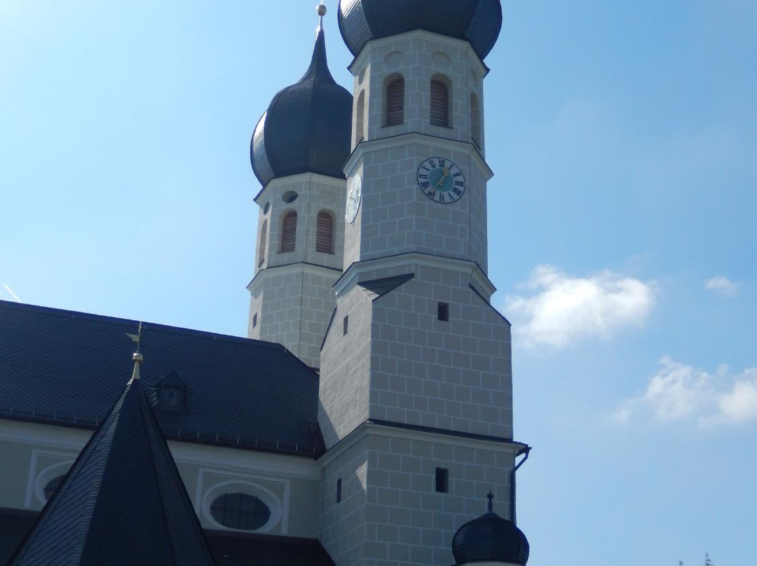 Wallfahrtskirche Weihenlinden-Bruckmuehl必去景点
