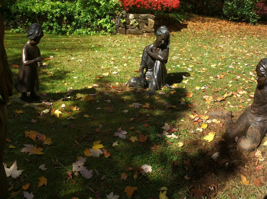 Yengo Sculpture Gardens景点图片