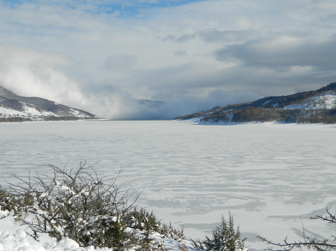 Lago Di Campotosto景点图片