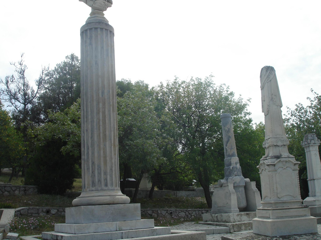 Brotherhood Cemetery of Sevastopol Defenders景点图片