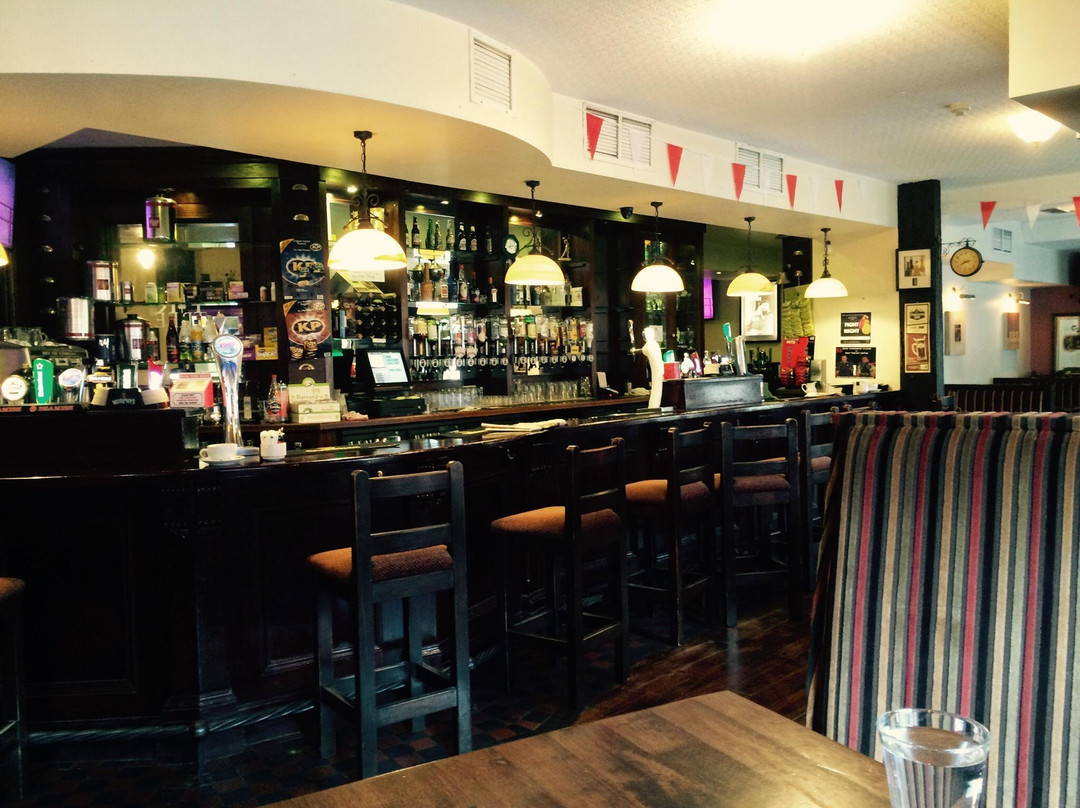 Watergrasshill餐馆和美食-The Fir Tree Bar