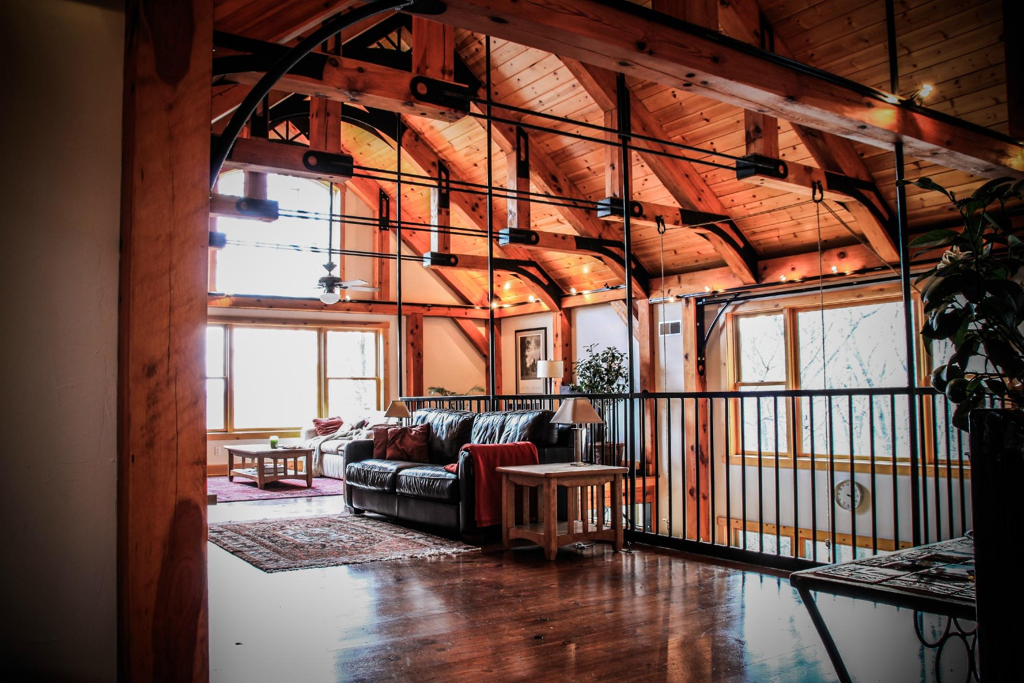 Brush Mountain Lodge-官方
