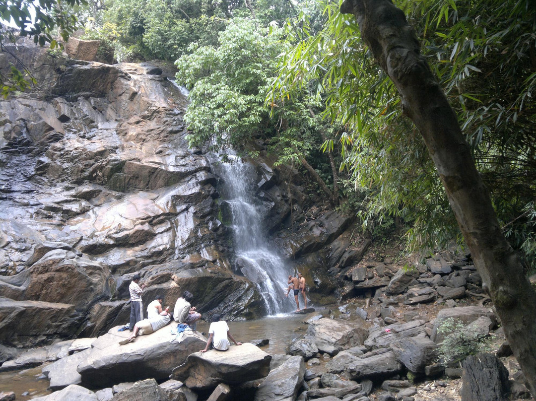 Sirimane Falls景点图片