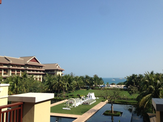 金茂三亚亚龙湾丽思卡尔顿酒店主图