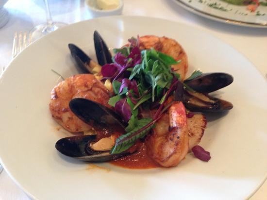 BG - Bergdorf Goodman