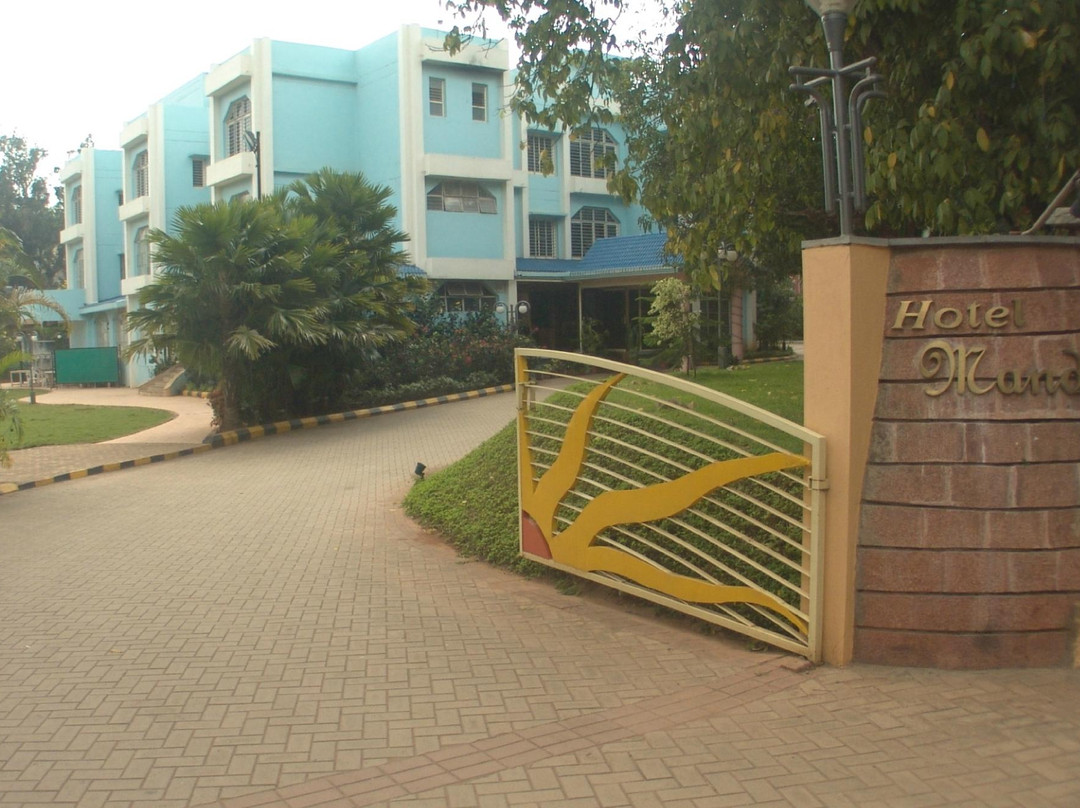 Hotel Mandhar Regency主图