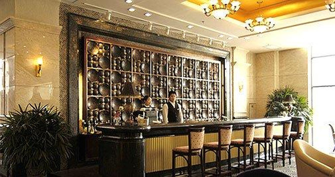 哈一顿国际大酒店主图