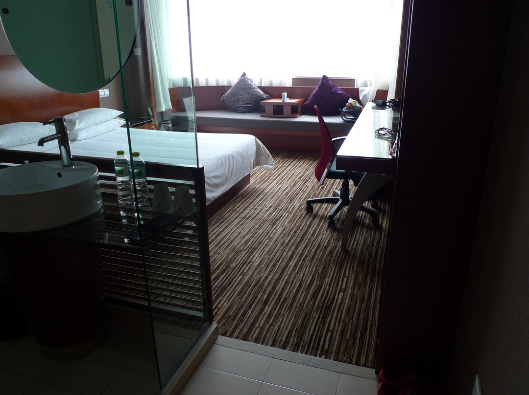 君亭湖滨酒店主图