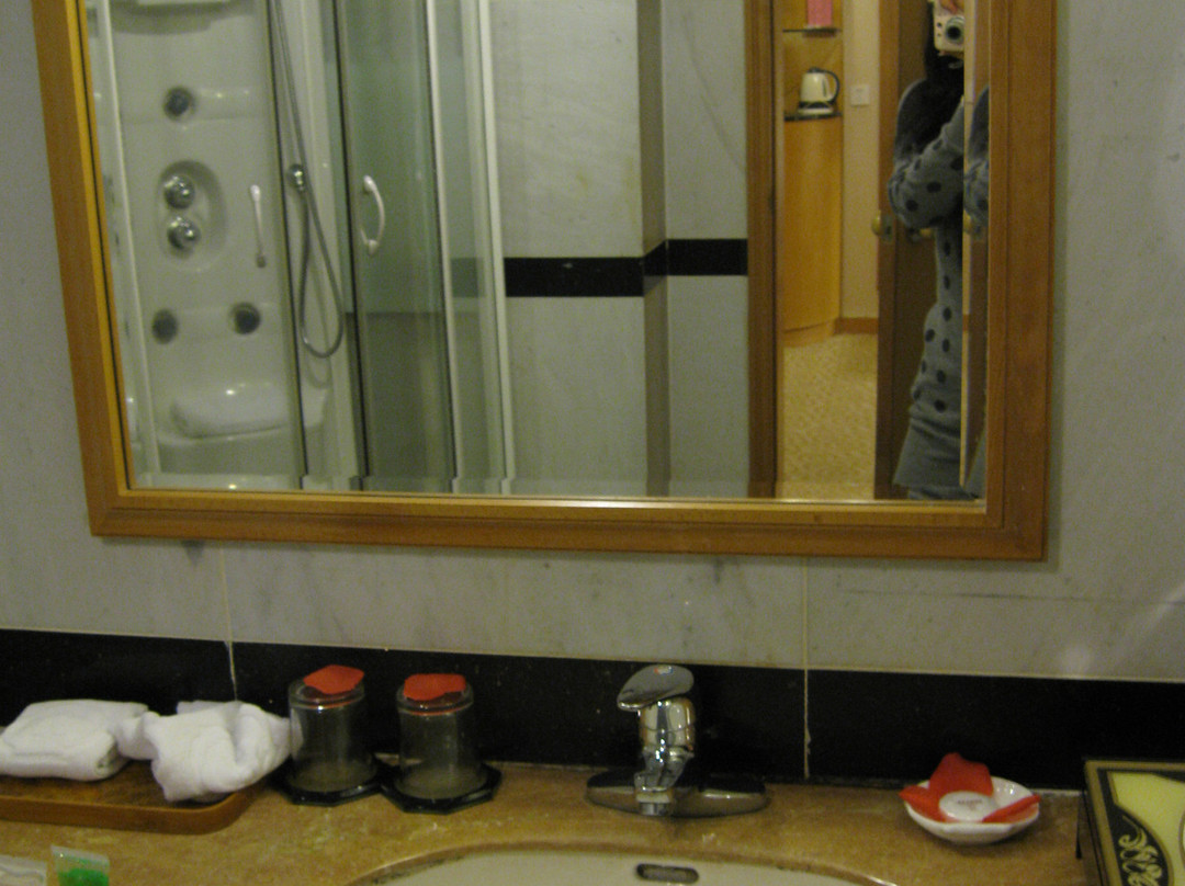 茂名花园酒店主图