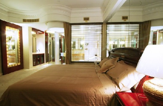 无锡白金汉爵大酒店主图