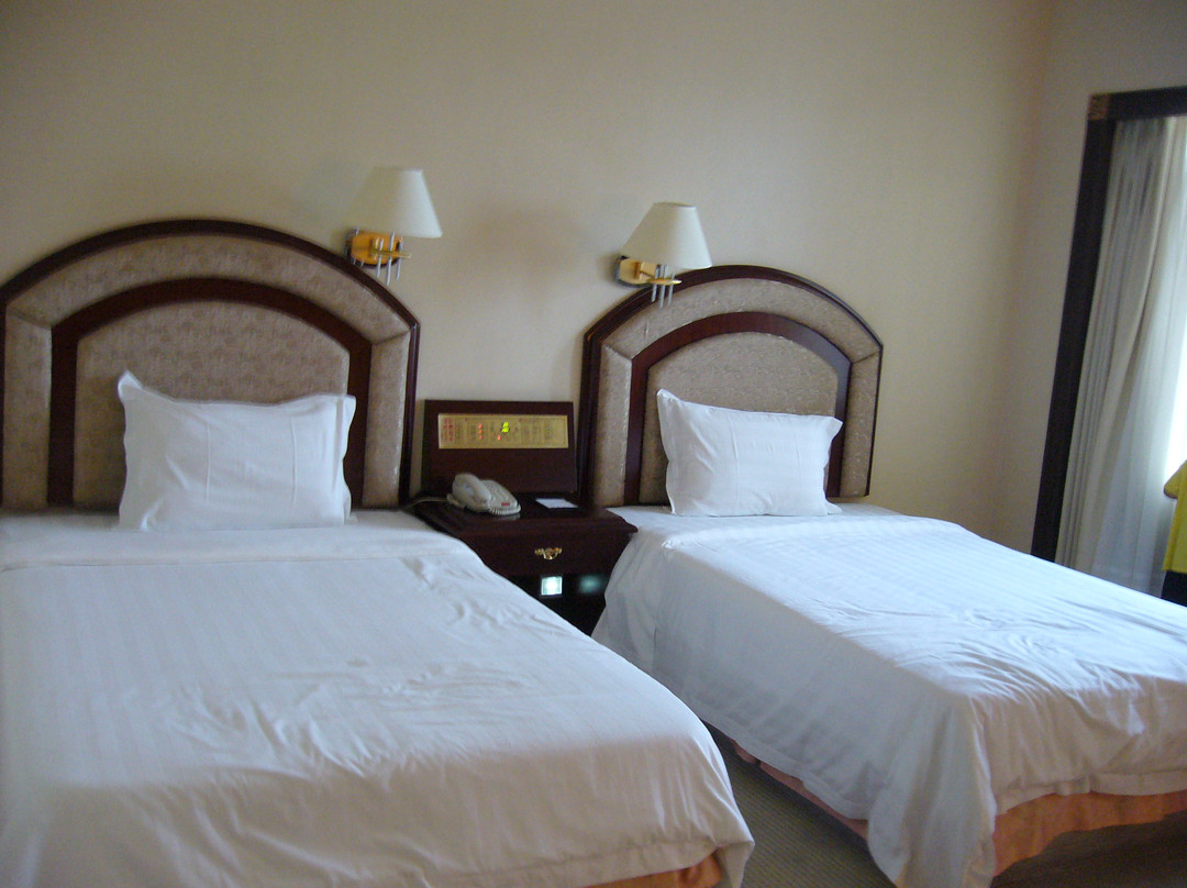 茂名花园酒店主图