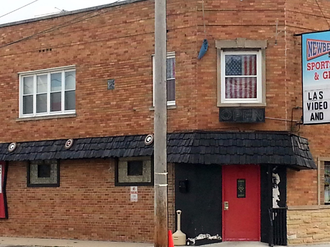 Newbe's Sports Bar & Grill