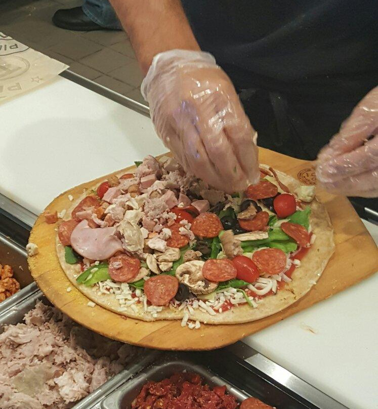 Pieology Pizzeria Aina Haina, Honolulu, HI